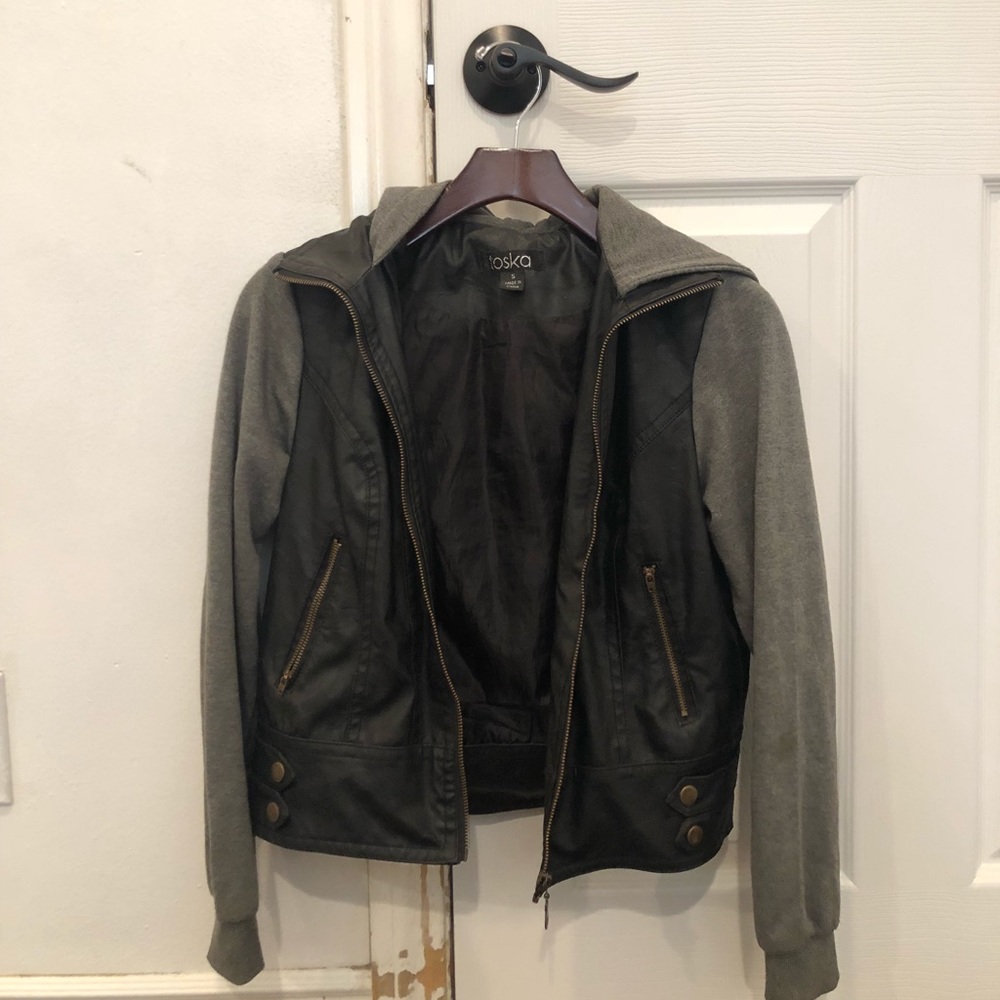 Cute black leather & gray zip up jacket